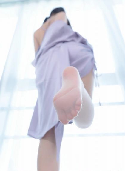 两个男人躁一个女人视频