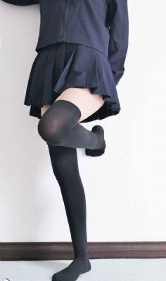 女子高中生的腰姿